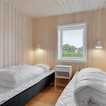 Serey - 500m From The Sea By Interhome